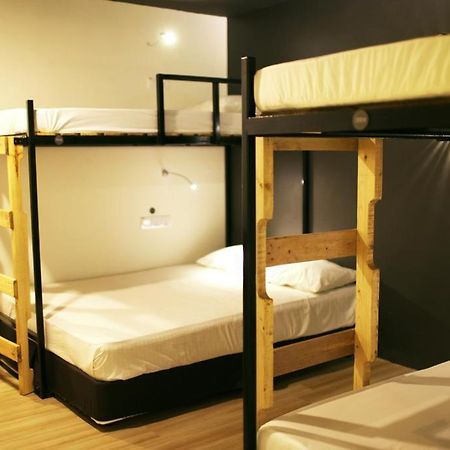 Revopackers Beds And Bunks Hostel Kuala Lumpur Exterior photo